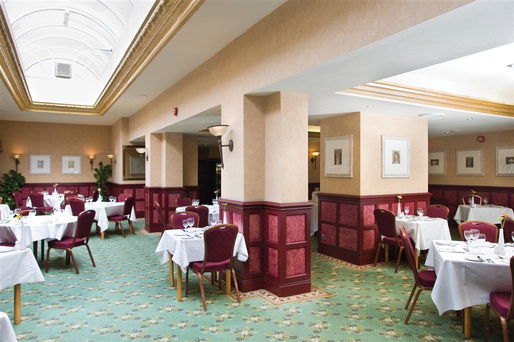 The Birch Hotel เฮย์เวิร์ดส์ฮีธ ร้านอาหาร รูปภาพ